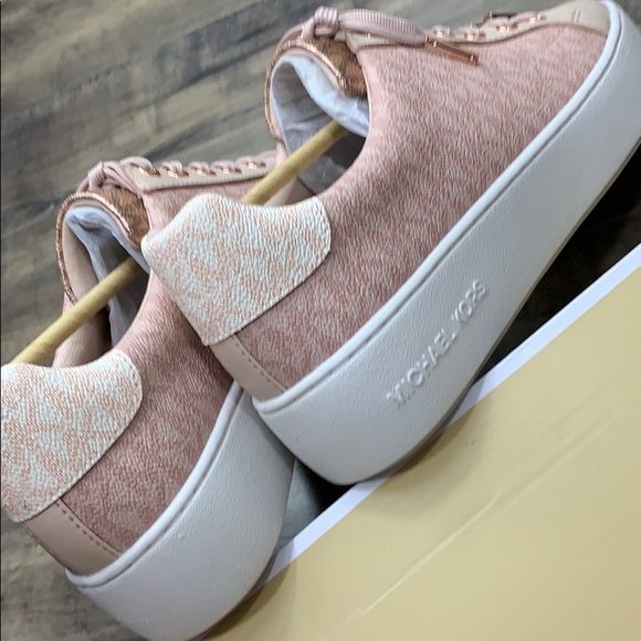 MICHAEL KORS POPPY LACE UP MINI MK LOGO PV… - Picture 12 of 16